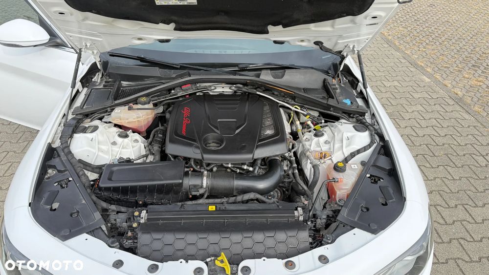 Alfa Romeo Giulia 2.0 Turbo 16V AT8 Veloce - 31