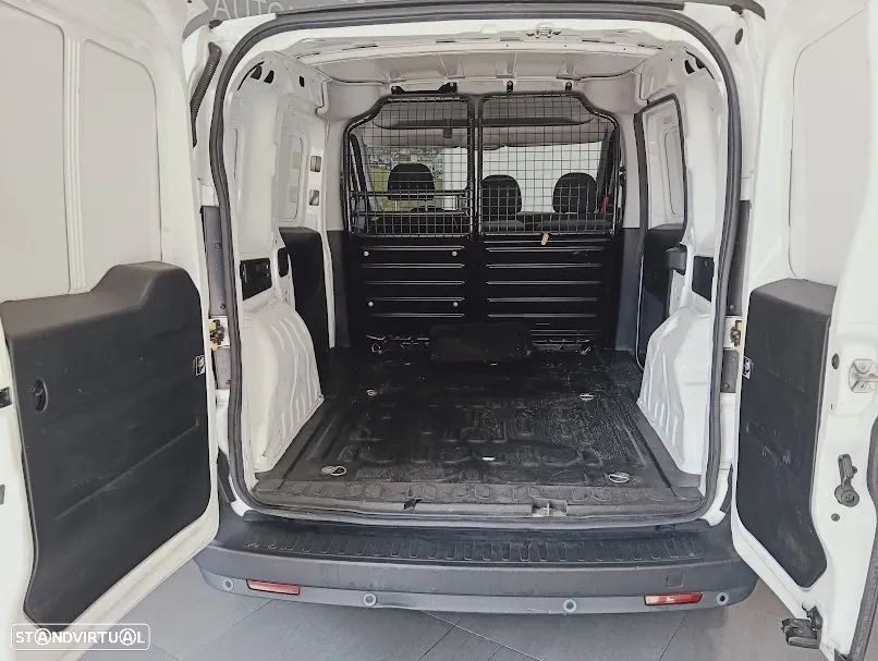 Fiat Doblo 1.3 MJ Easy  3Lugares - 31