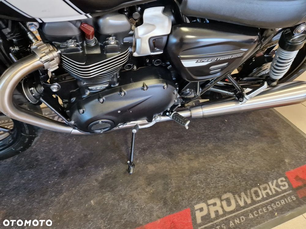 Triumph Speed Twin - 18
