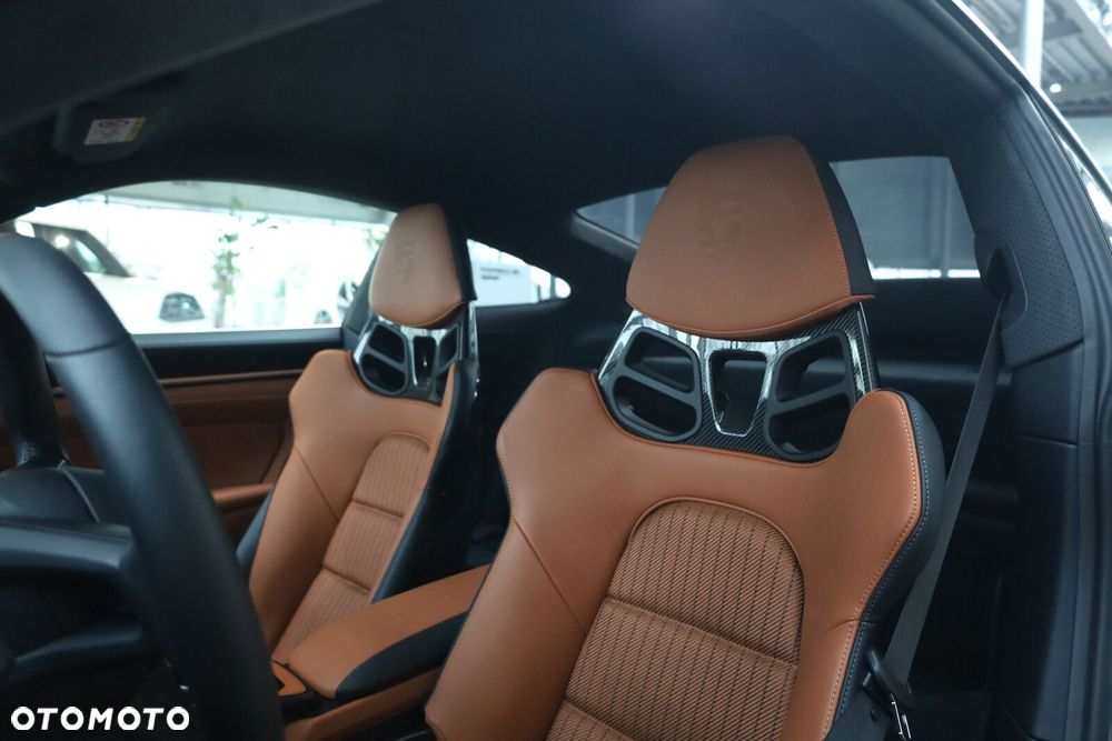 Porsche 911 S/T - 12