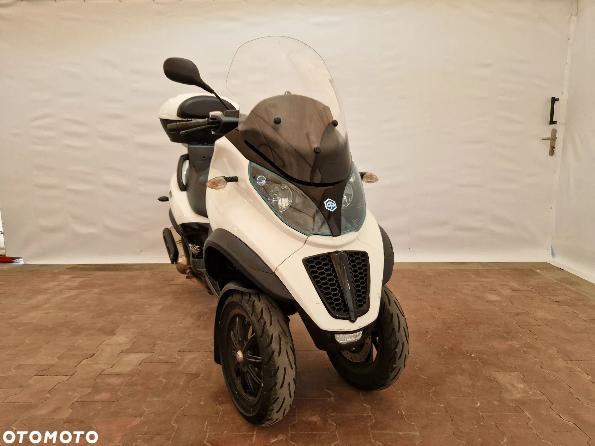 Piaggio MP-3 - 15