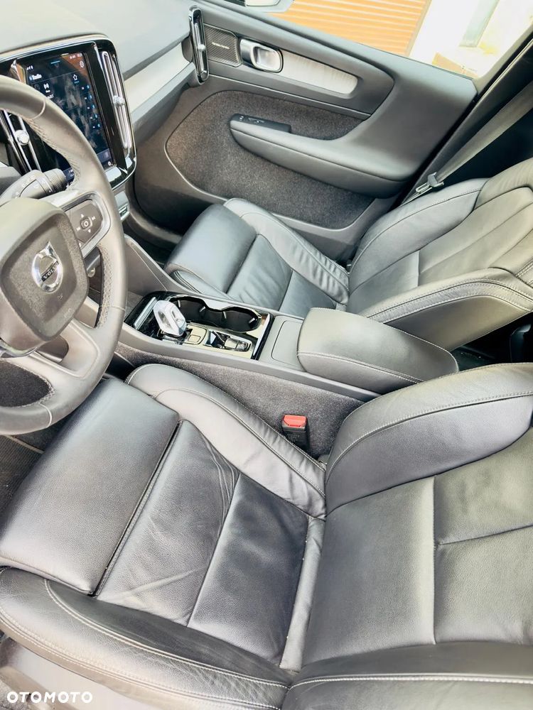 Volvo XC 40 B3 Plus Dark - 9