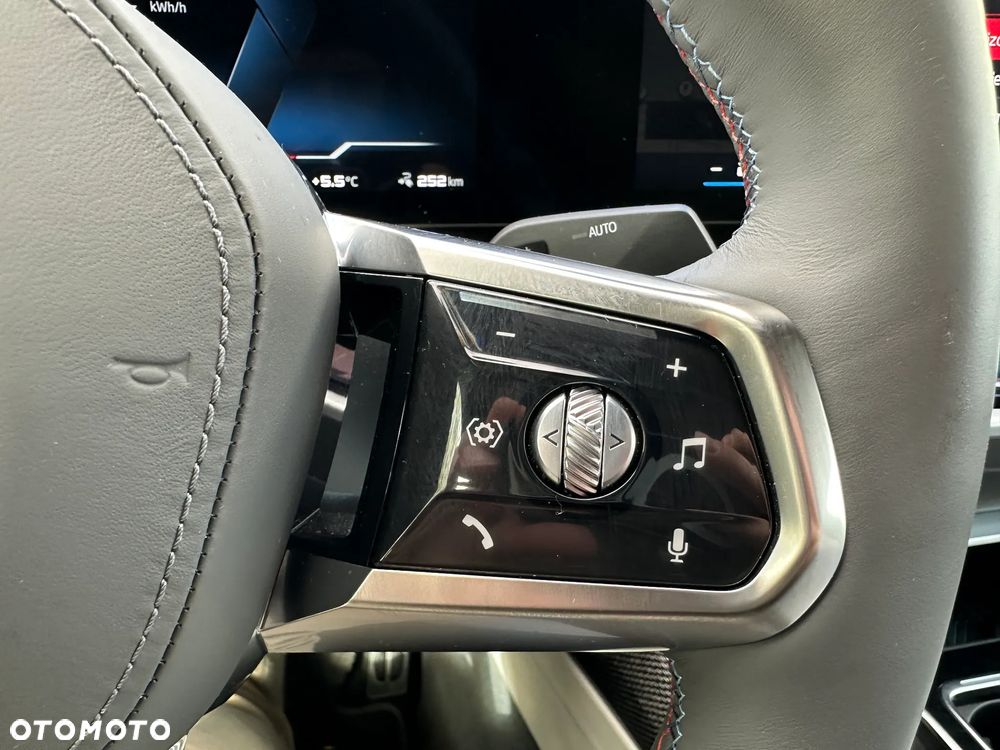 BMW i7 105.7kWh M70 xDrive - 15