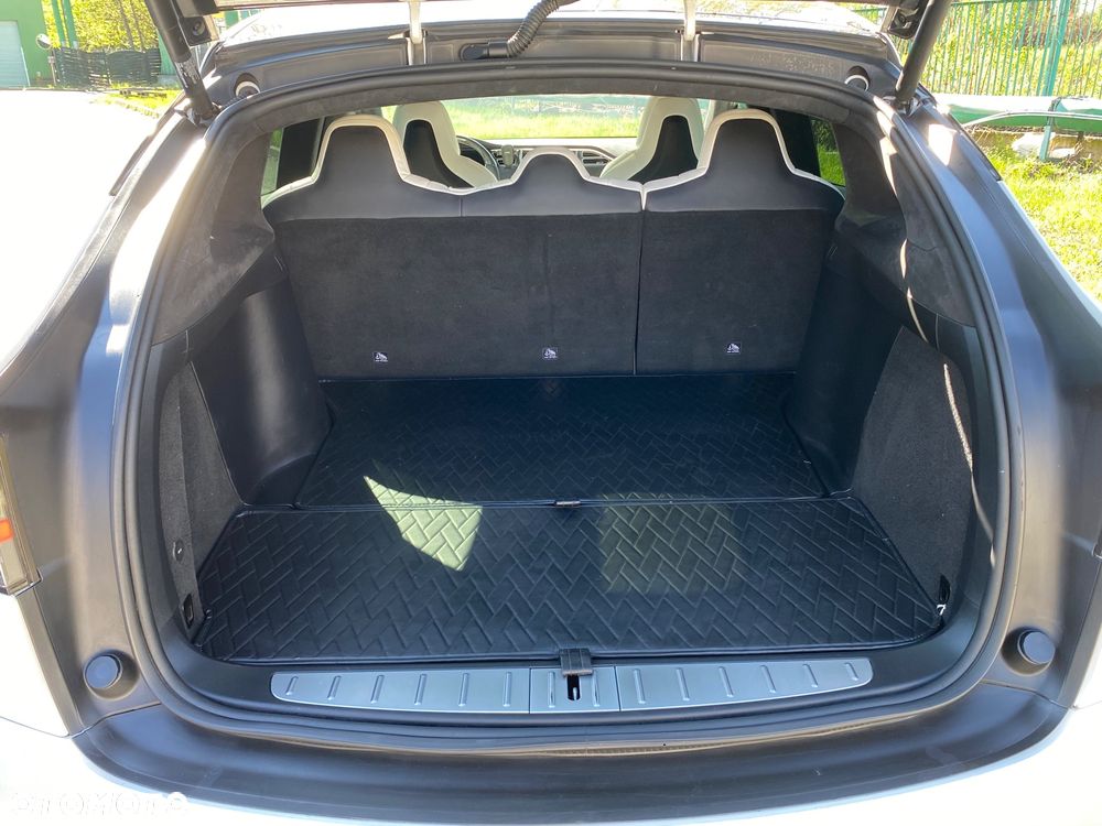 Tesla Model X 75D Allradantrieb - 10