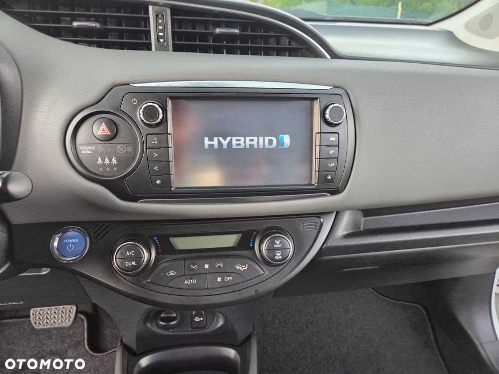 Toyota Yaris Hybrid 100 Dynamic EU6 - 15