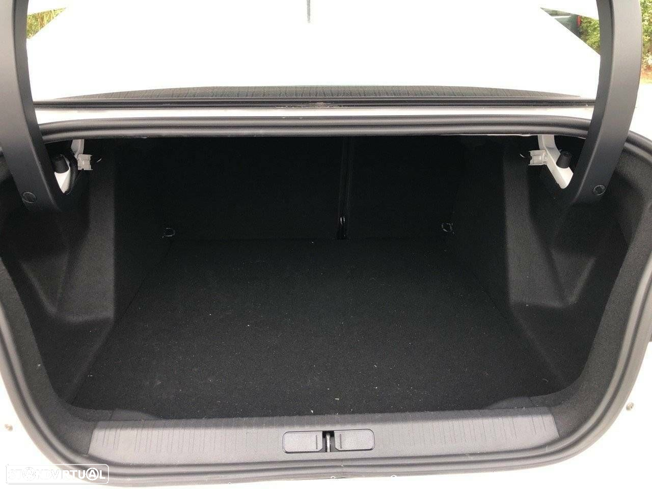 Citroën C4 X 1.2 PureTech Plus EAT8 - 6