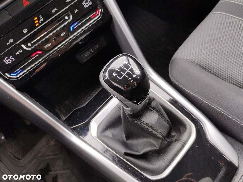 Volkswagen T-Roc - 18