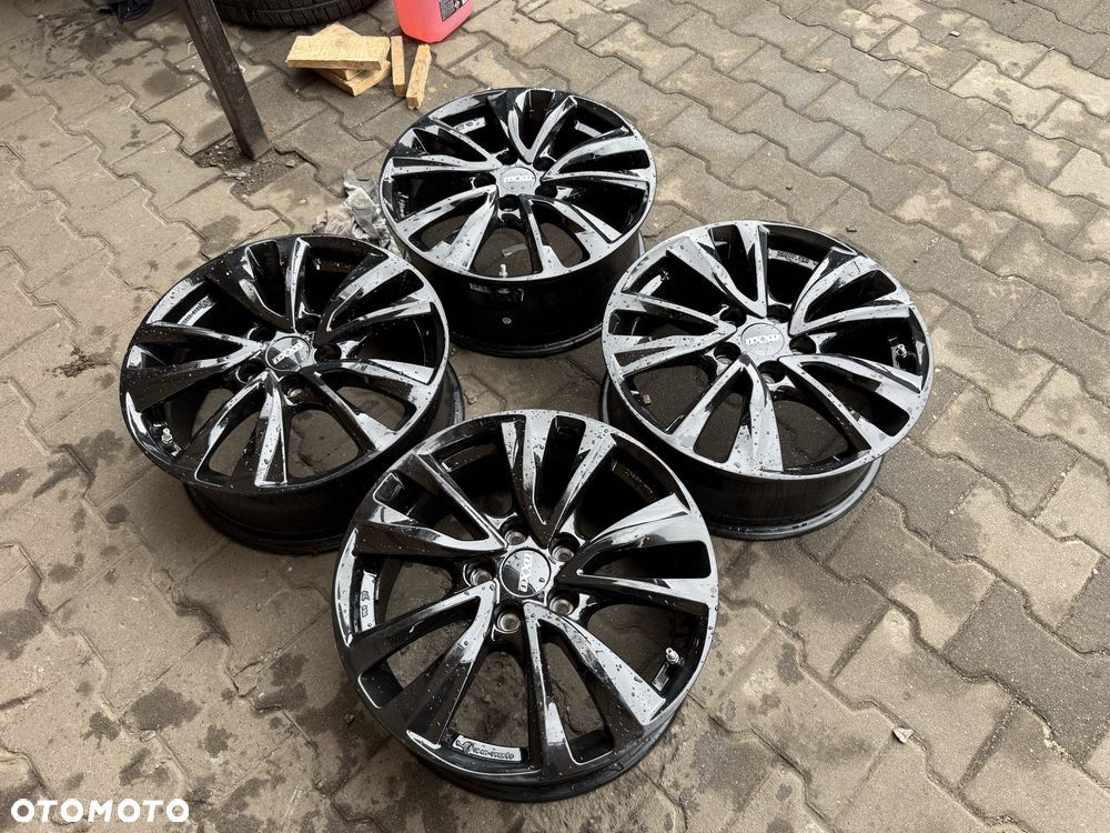 Felgi aluminiowe Oxxo 5x114,3 7x17 et50 Mazda Kia Hyundai