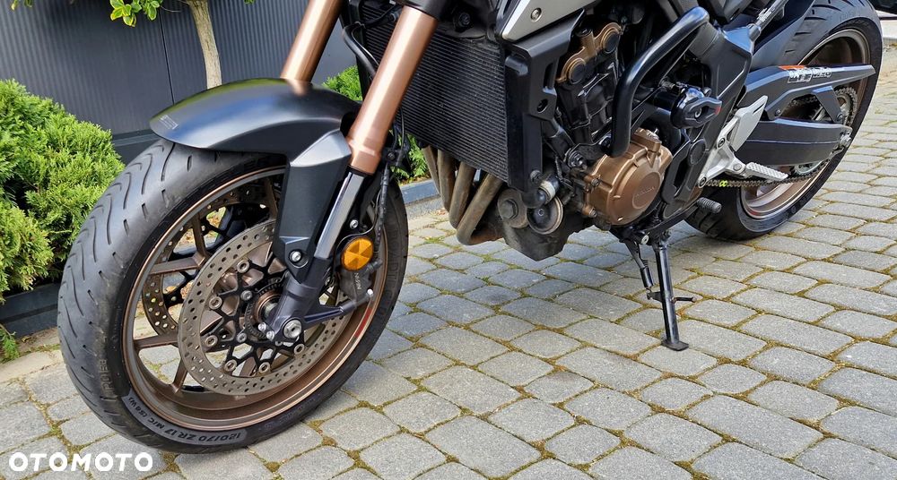 Honda CB - 22