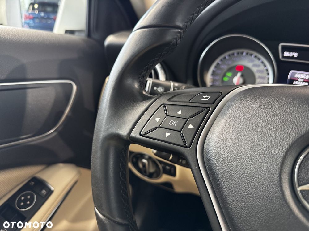 Mercedes-Benz GLA - 19