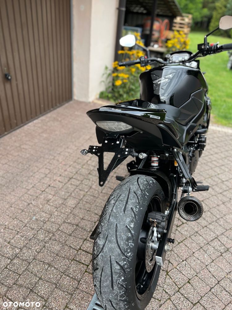 Suzuki GSR - 18