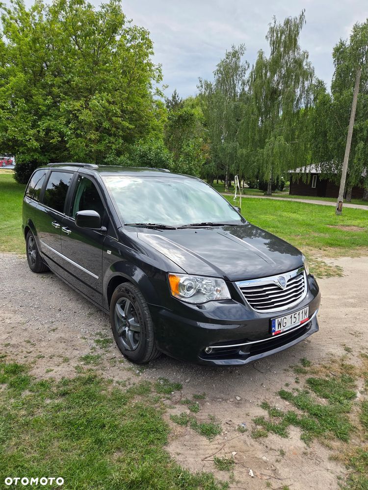 Lancia Voyager 3.6 Gold - 2