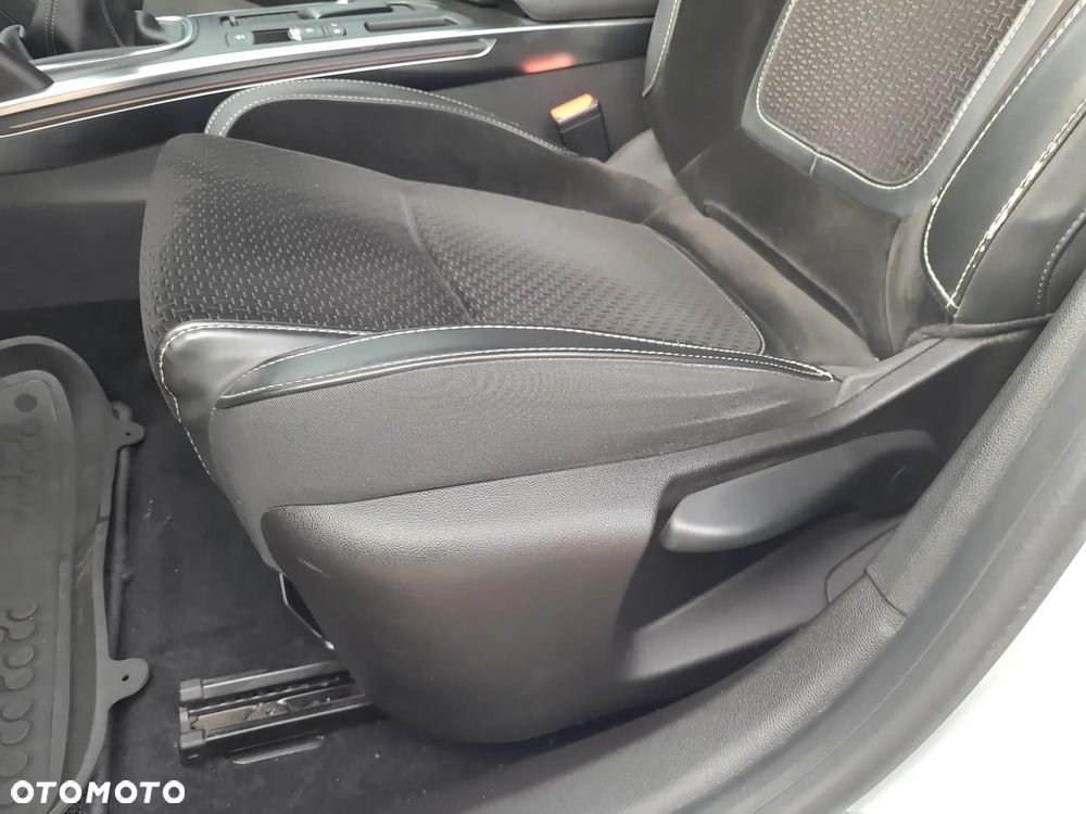 Renault Megane 1.3 TCe FAP Intens - 12