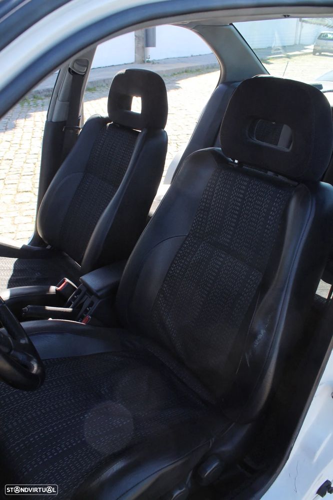 Nissan Primera Sedan 2.0-16 GT - 21