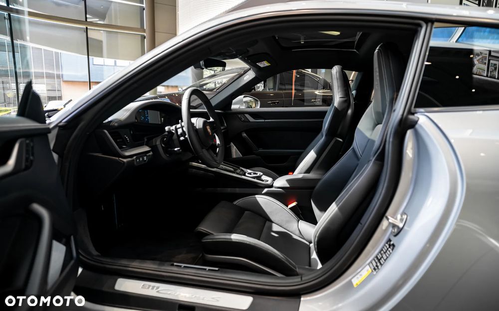 Porsche 911 Carrera S - 8