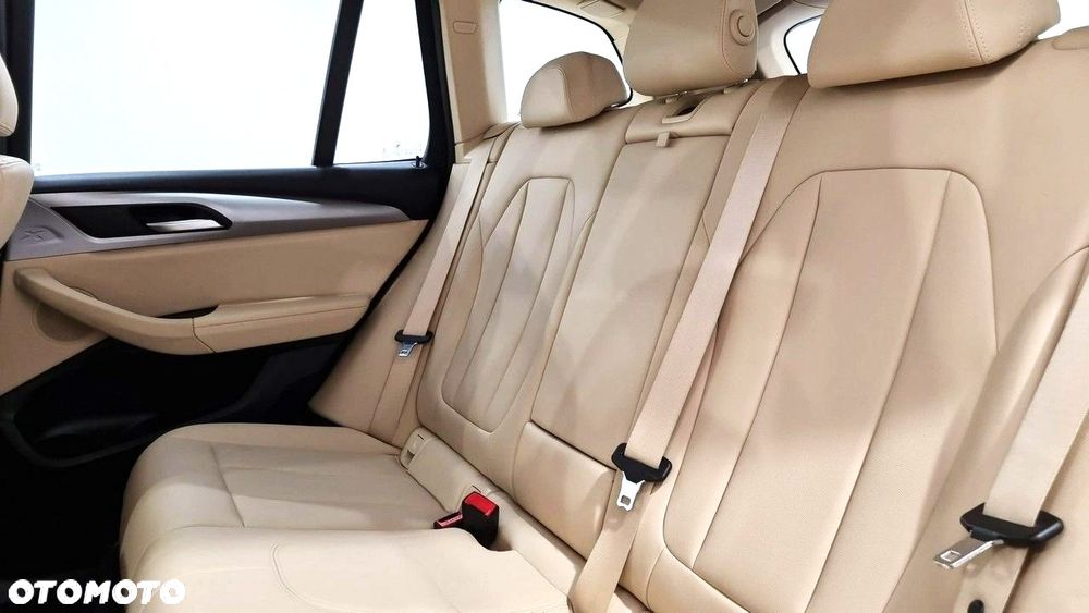 BMW X3 xDrive20d MHEV Advantage - 4
