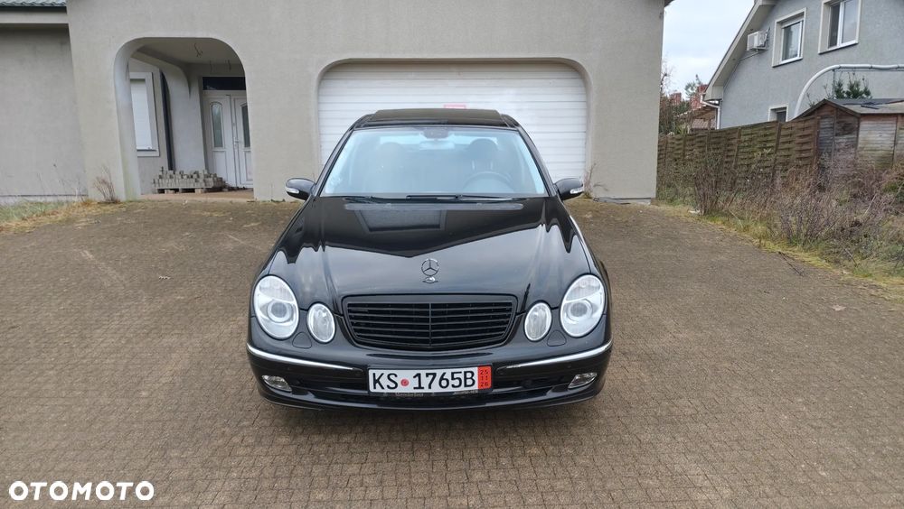 Mercedes-Benz Klasa E 500 4Matic Avantgarde Sport Edition AMG - 26