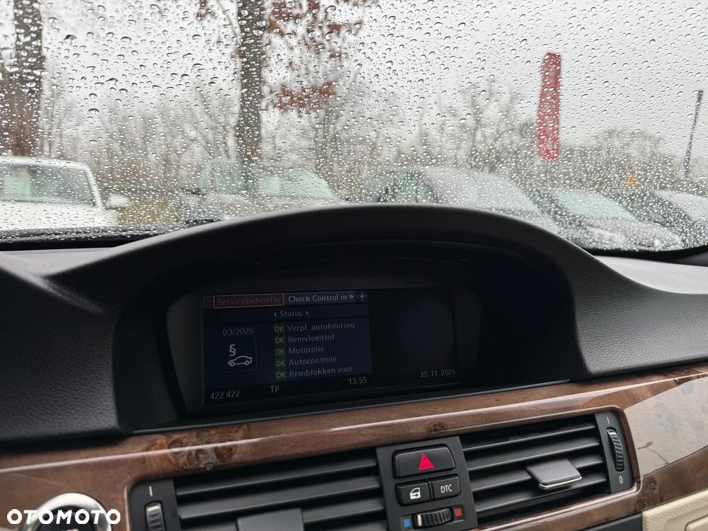 BMW Seria 3 325i Edition Exclusive - 35