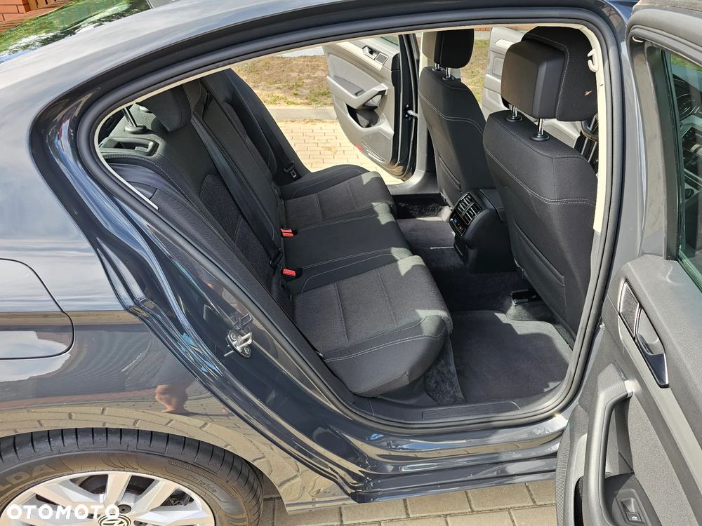 Volkswagen Passat 2.0 TDI BMT Comfortline - 14
