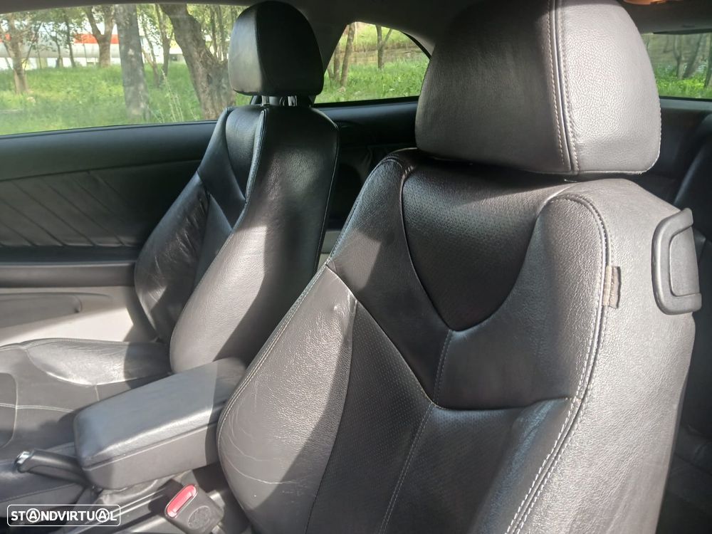 Alfa Romeo GT 1.9 JTD M-JET - 11