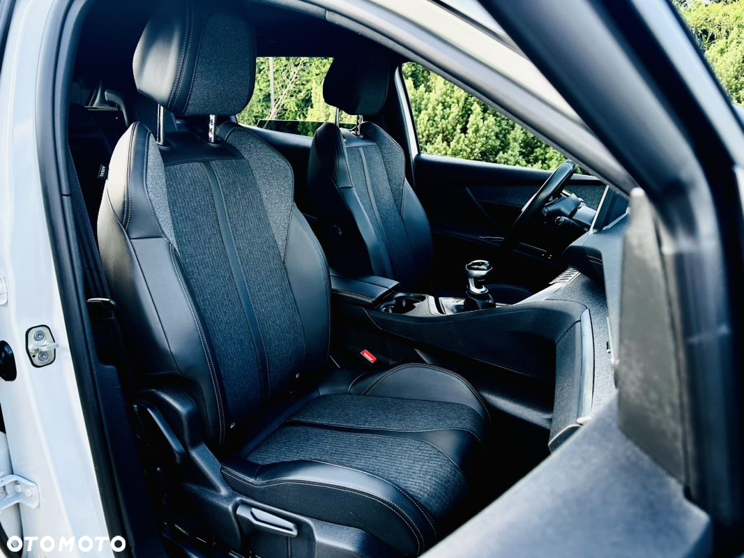 Peugeot 3008 1.5 BlueHDi GT S&S - 33