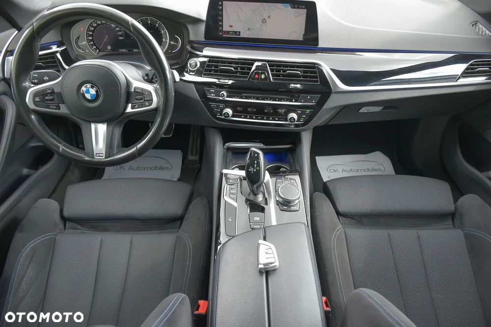 BMW Seria 5 530i xDrive M Sport Edition - 18