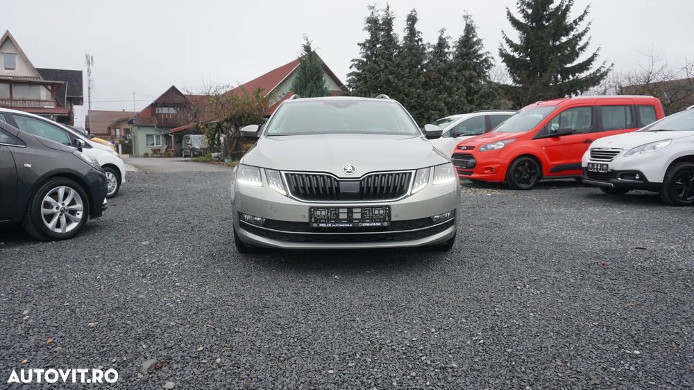 Skoda Octavia Combi 1.6 TDI DSG Premium Edition - 1