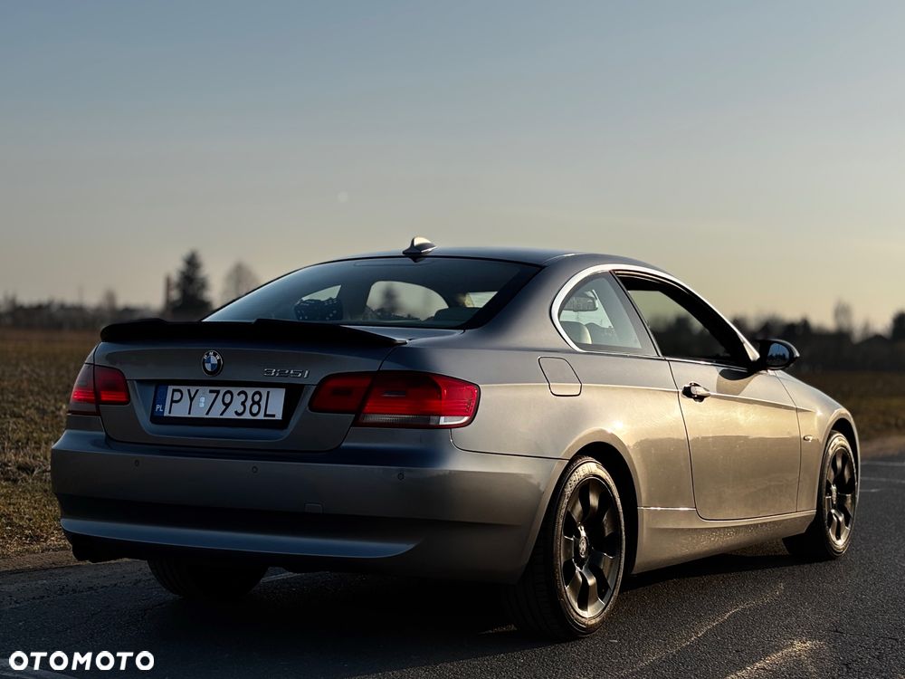 BMW Seria 3 325i - 7