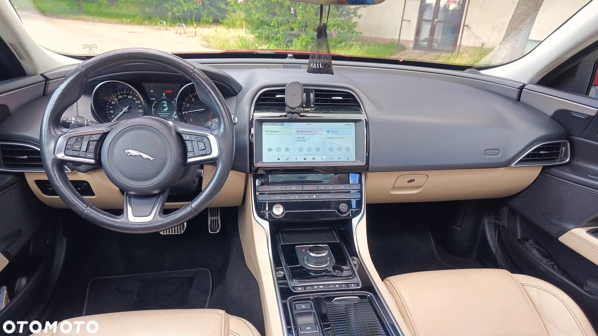 Jaguar XE 25t Prestige - 17