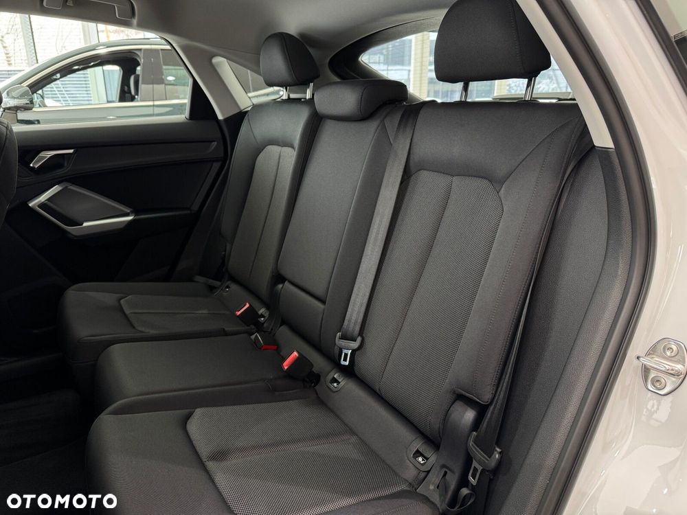 Audi Q3 Sportback - 13