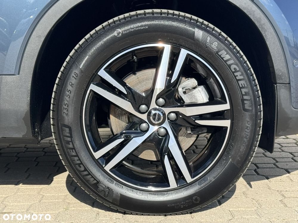Volvo XC 40 B3 Plus Dark - 27