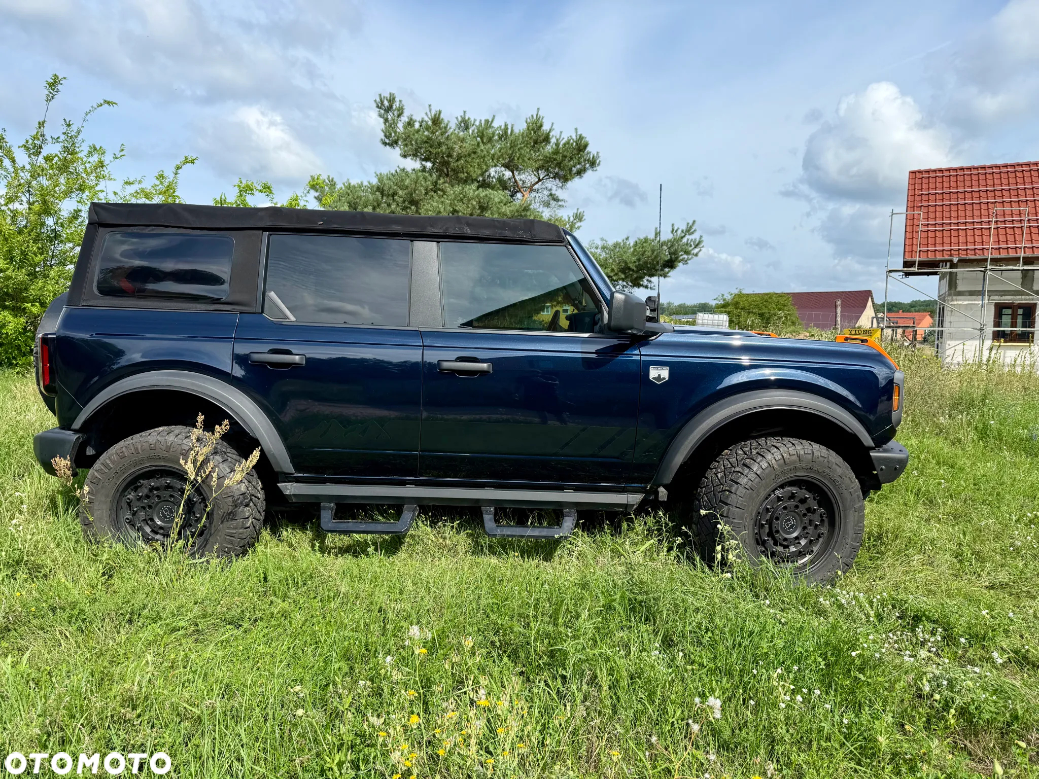 Ford Bronco - 6