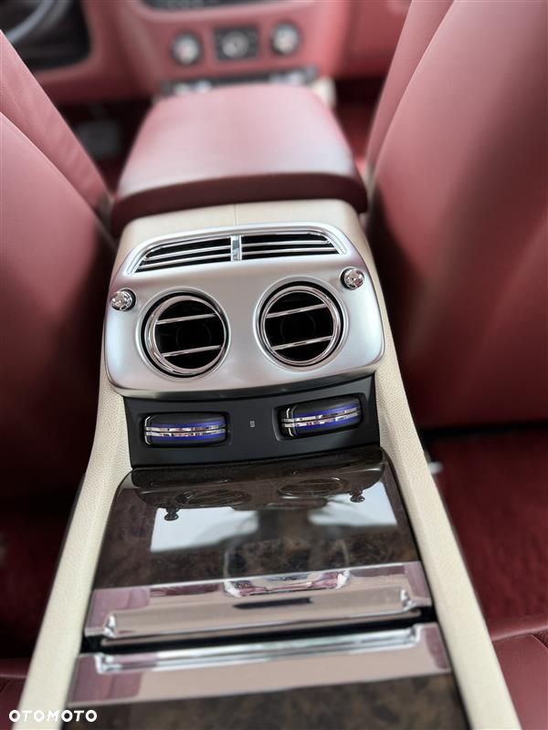 Rolls-Royce Wraith - 13