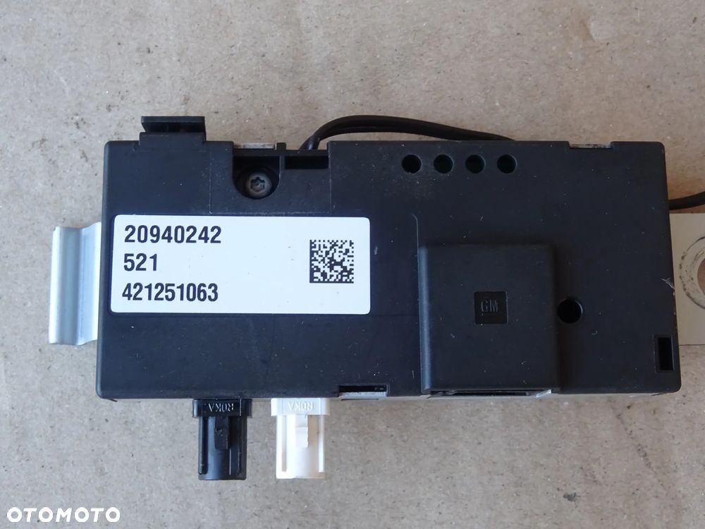 OPEL INSIGNIA ASTRA J ZAFIRA C MOKKA MODUŁ WZMACNIACZ ANTENOWY SYGNAŁU ANTENY GPS - 11