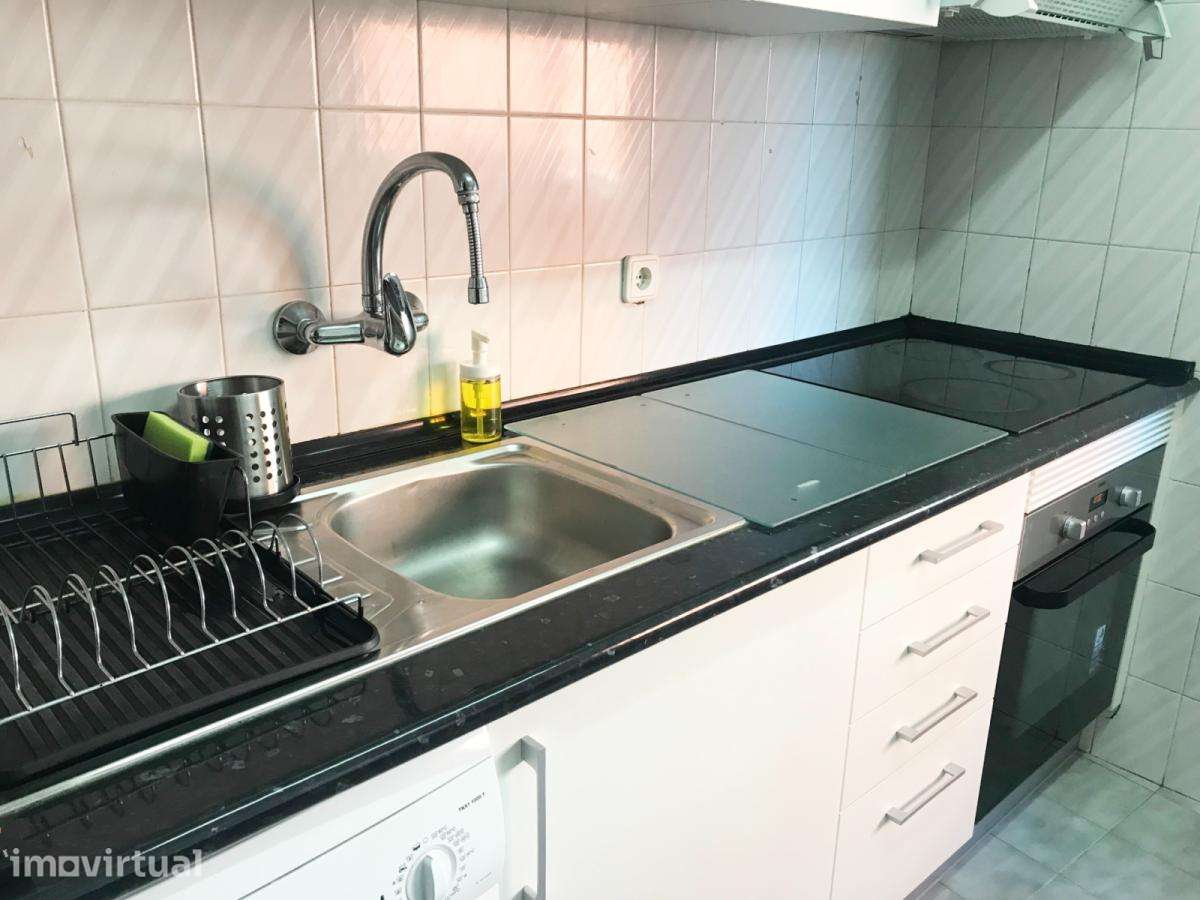 Apartamento com 2 quartos - localizado em Paranhos Porto - Grande imagem: 2/7
