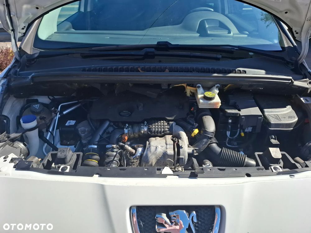 Peugeot 5008 1.6 HDi Premium - 10