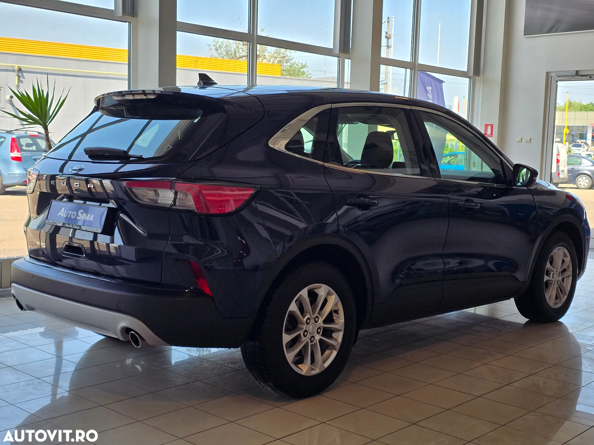 Ford Kuga 1.5 EcoBlue A8 FWD Titanium - 4