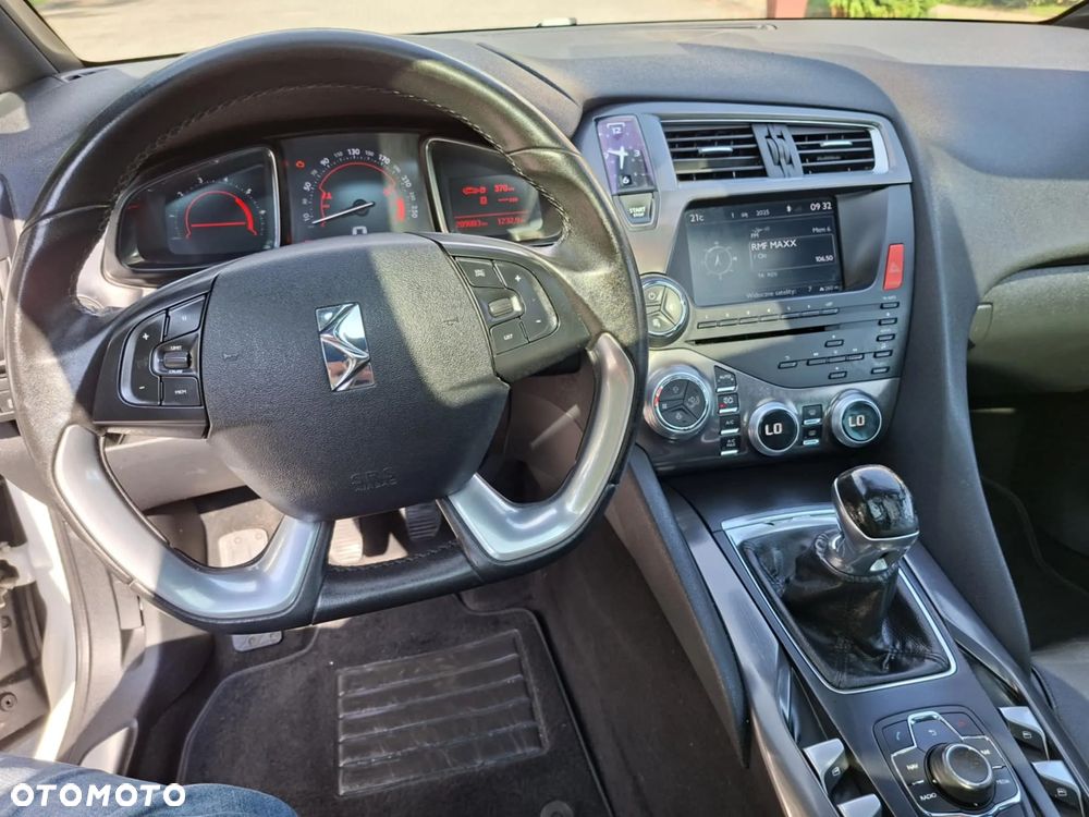 Citroën DS5 HDi 165 SoChic - 12