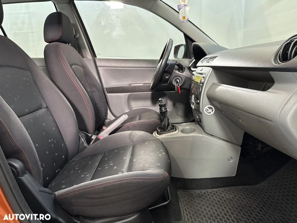 Mazda 2 - 12