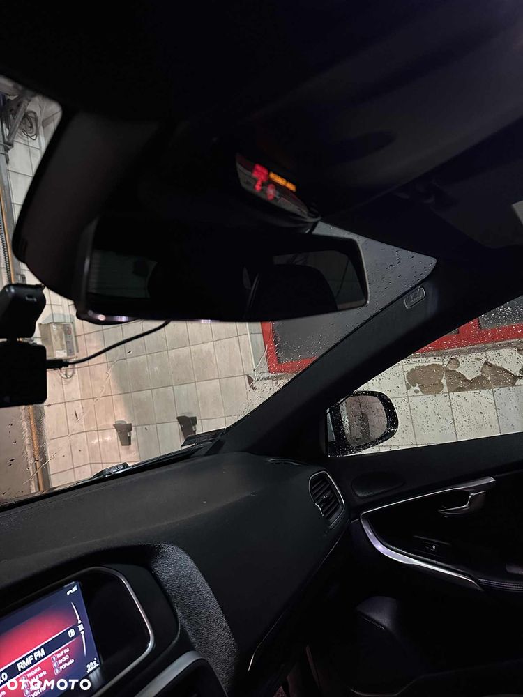 Volvo V40 D4 Drive-E R-Design Momentum - 16