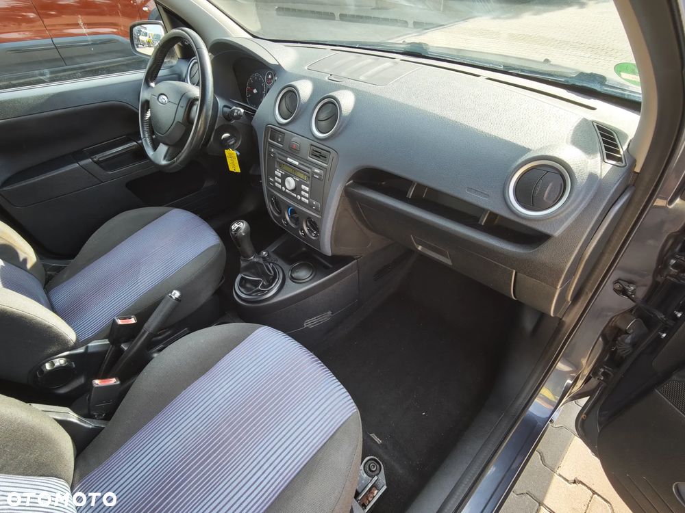 Ford Fusion 1.4 Ambiente - 17