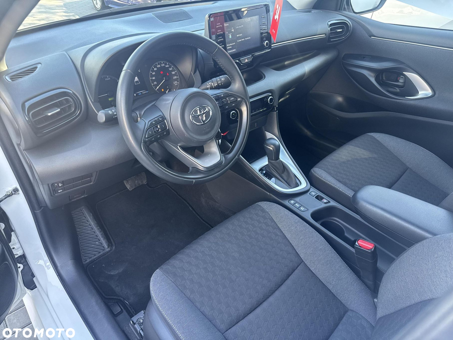 Toyota Yaris Hybrid 1.5 Comfort - 11