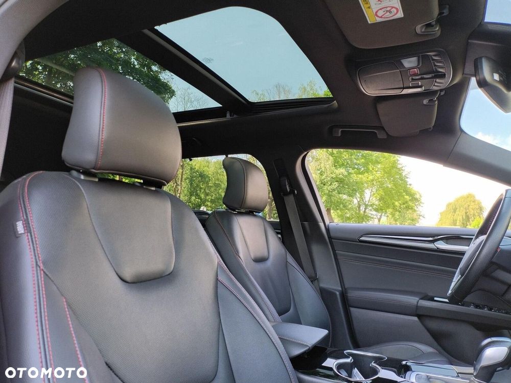 Ford Mondeo - 32
