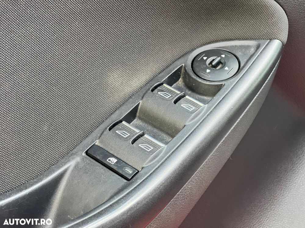 Ford Focus - 11