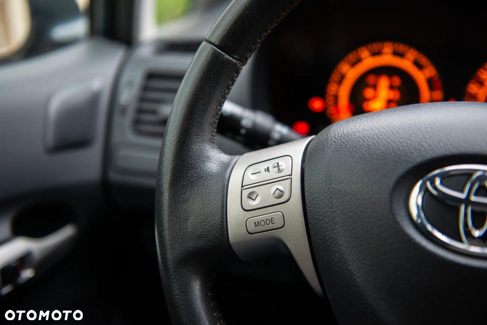 Toyota Auris 1.6 Edition - 33