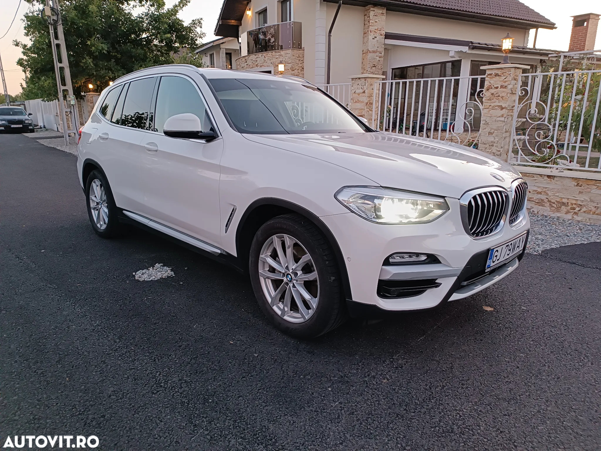 BMW X3 xDrive20d AT Luxury Line - 4