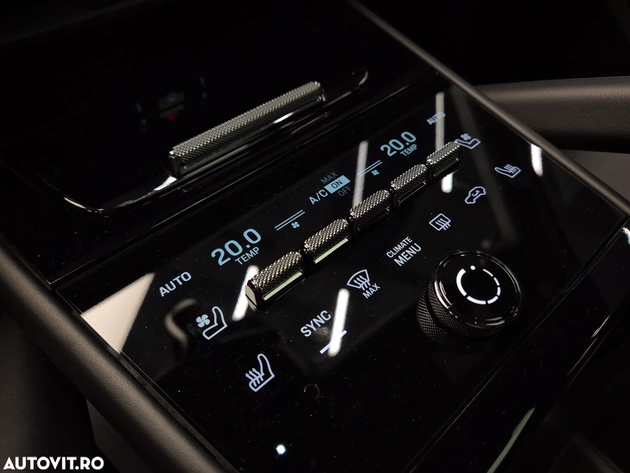 Porsche Cayenne Coupe E-Hybrid - 25