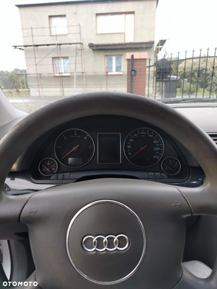 Audi A4 Avant - 8