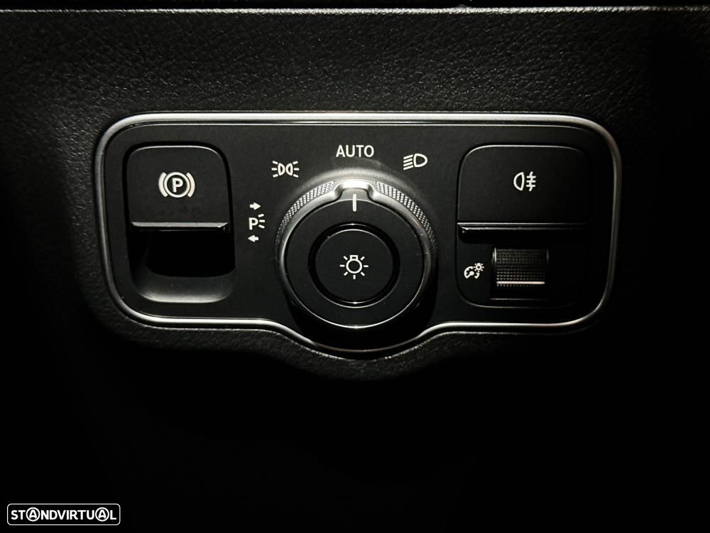 Mercedes-Benz EQA 250+ — fotografia 42