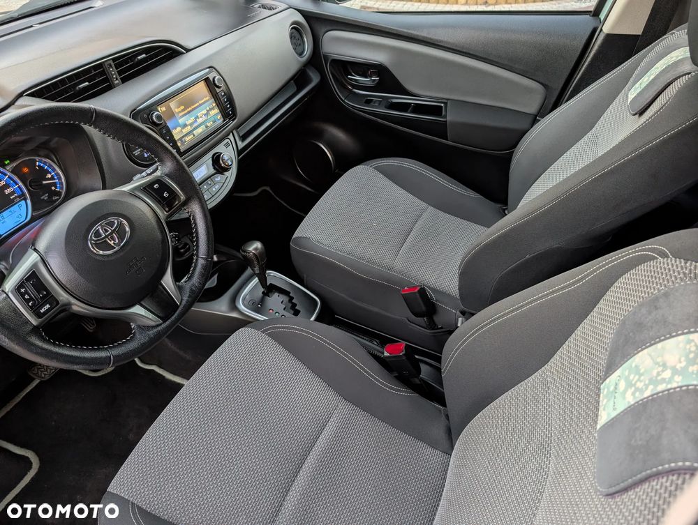 Toyota Yaris - 12